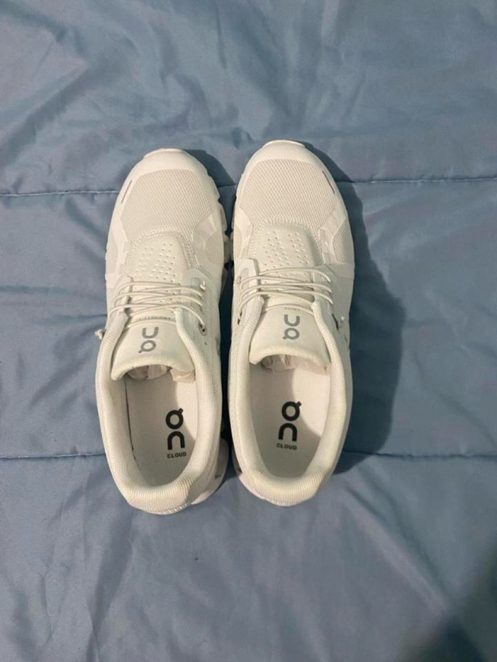 BRAND NEW On Running Womens White Cloud 5 Running Sneakers